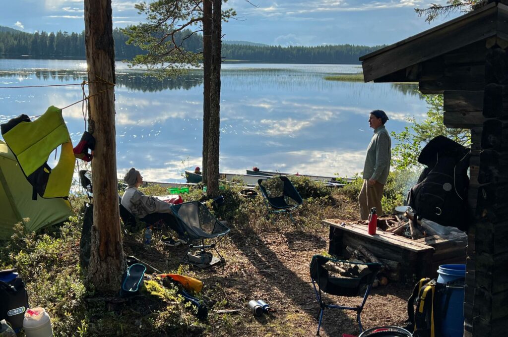 villecourt-suede-24-iphone-17